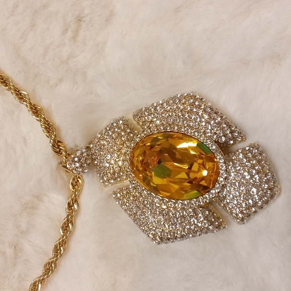 AKKAD GOLDTONE NECKLACE - Picture 2 of 6